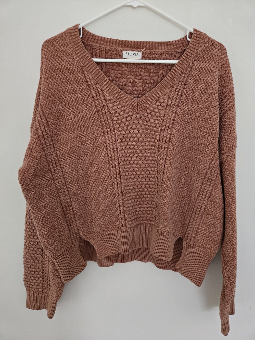 Storia Women's V-Neck Textured Knit Sweater - dusty Pink Normcore Boho Chic S
